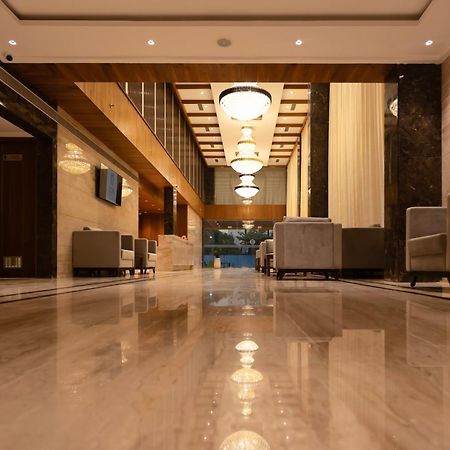 Icon Grand Hotel By Bhagini Bangalore Esterno foto