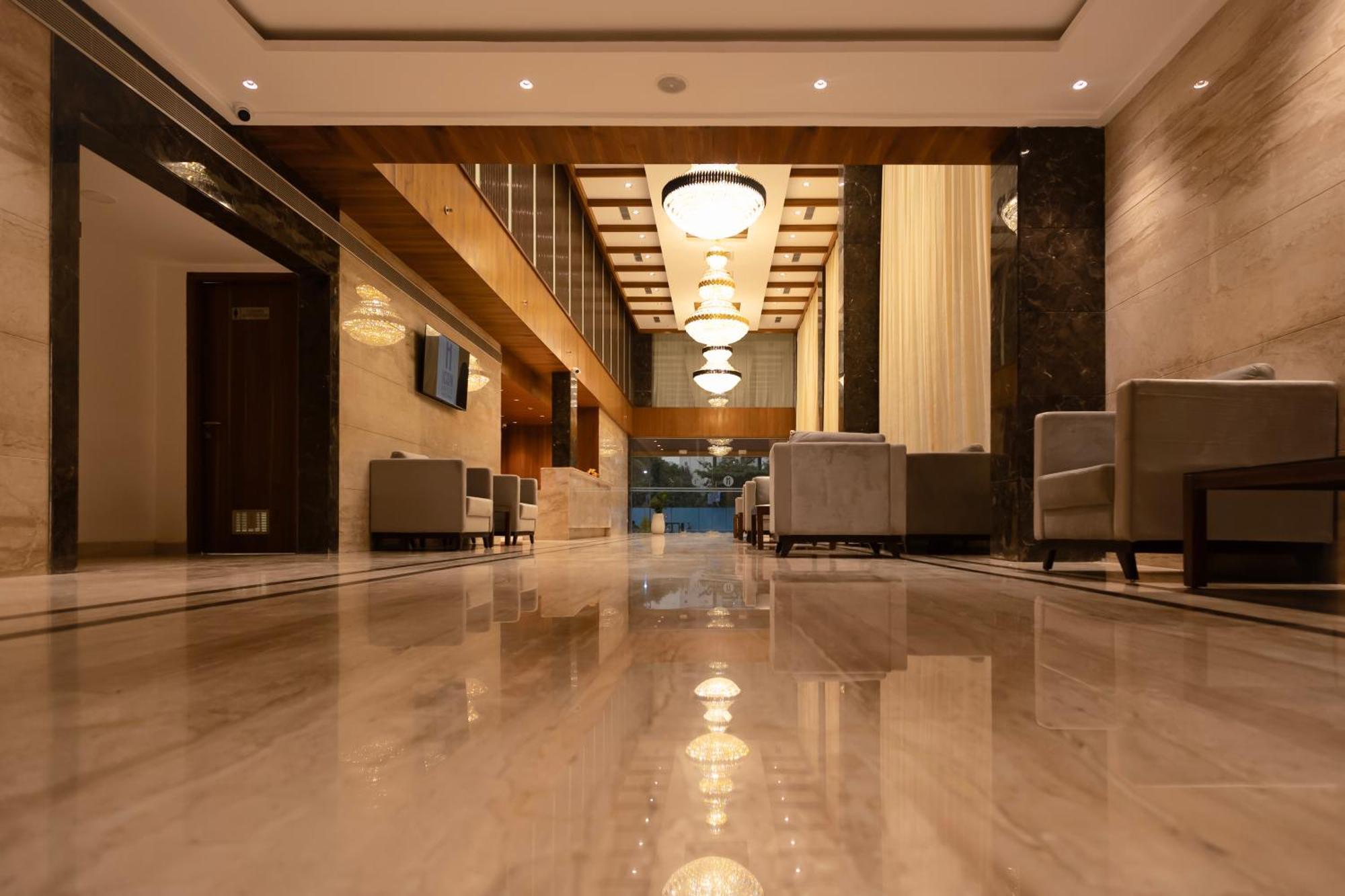 Icon Grand Hotel By Bhagini Bangalore Esterno foto