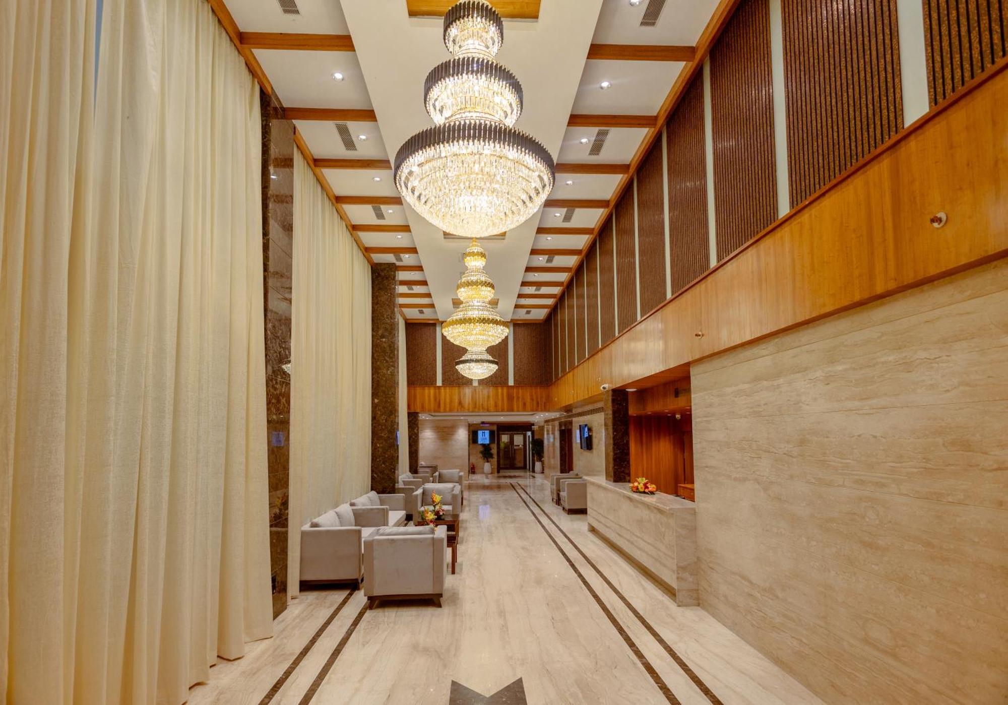 Icon Grand Hotel By Bhagini Bangalore Esterno foto