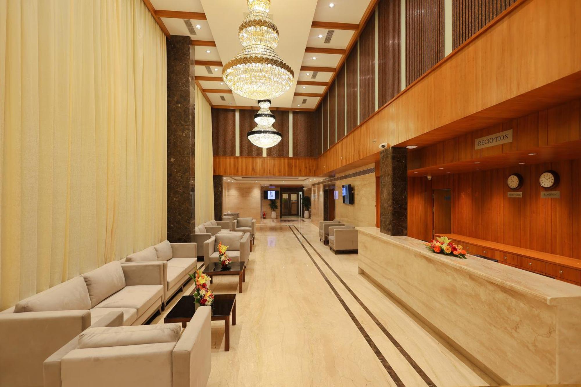 Icon Grand Hotel By Bhagini Bangalore Esterno foto
