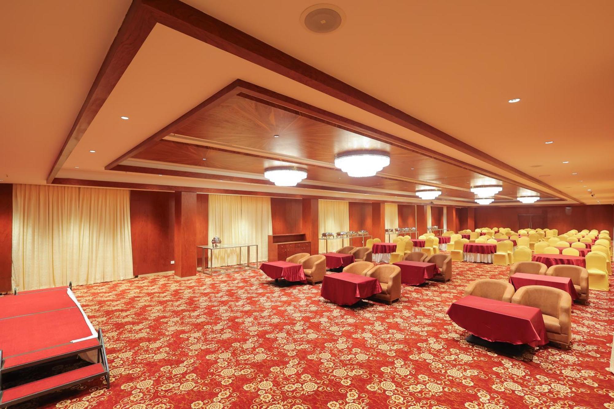 Icon Grand Hotel By Bhagini Bangalore Esterno foto