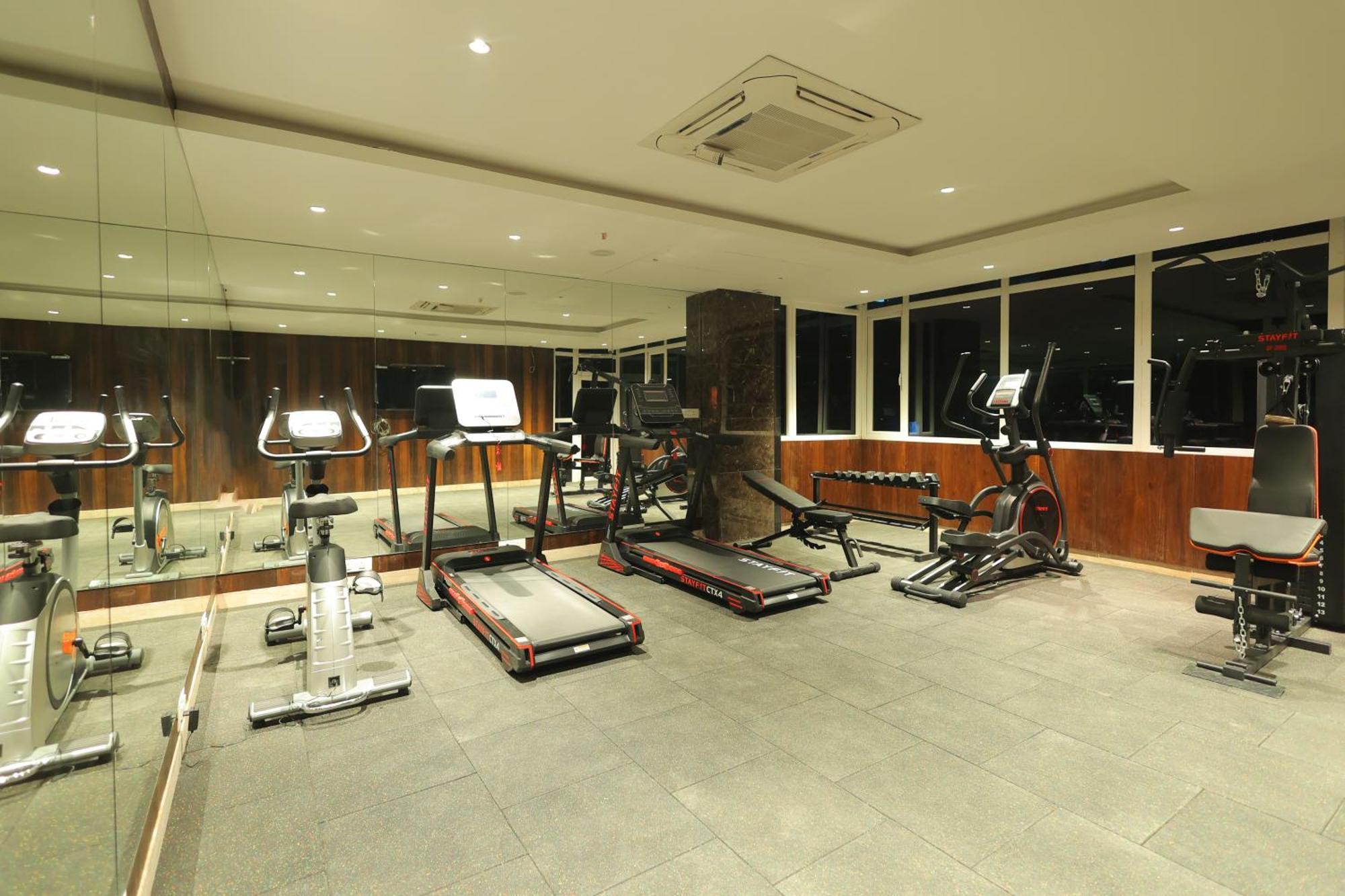 Icon Grand Hotel By Bhagini Bangalore Esterno foto
