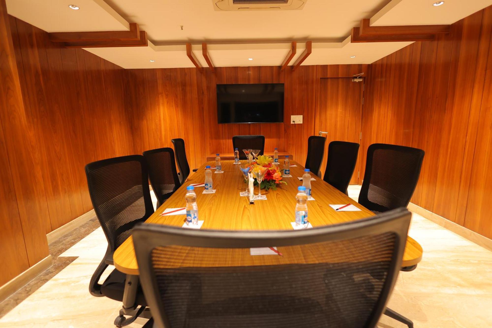 Icon Grand Hotel By Bhagini Bangalore Esterno foto