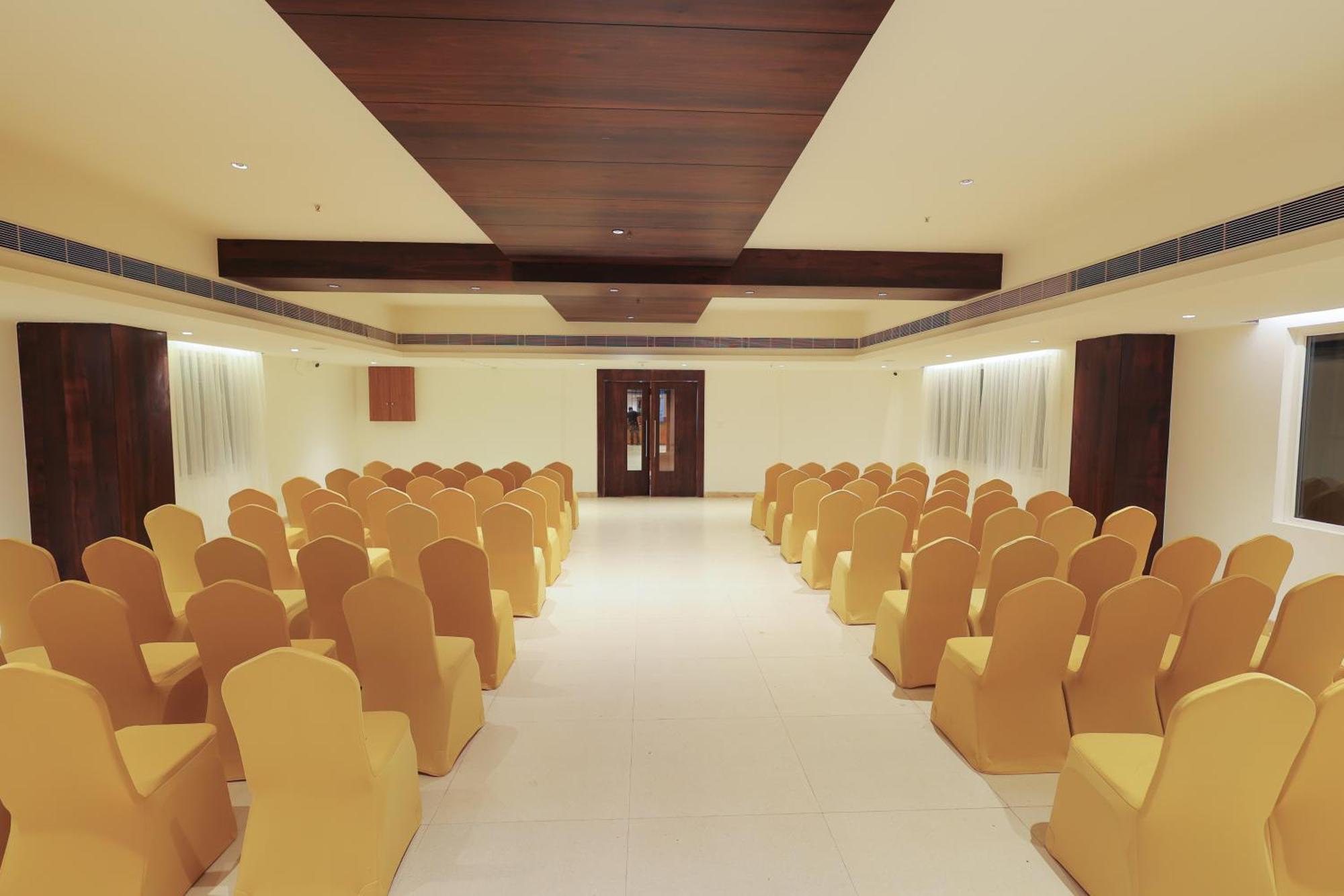 Icon Grand Hotel By Bhagini Bangalore Esterno foto