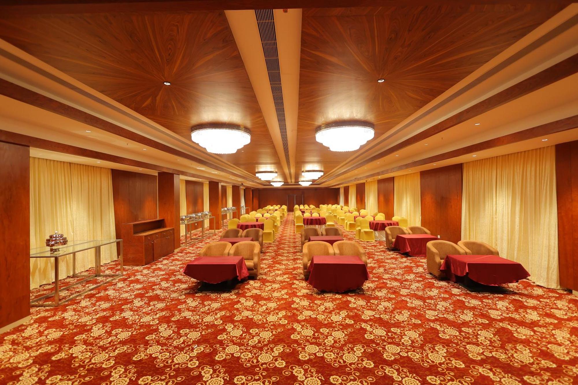 Icon Grand Hotel By Bhagini Bangalore Esterno foto