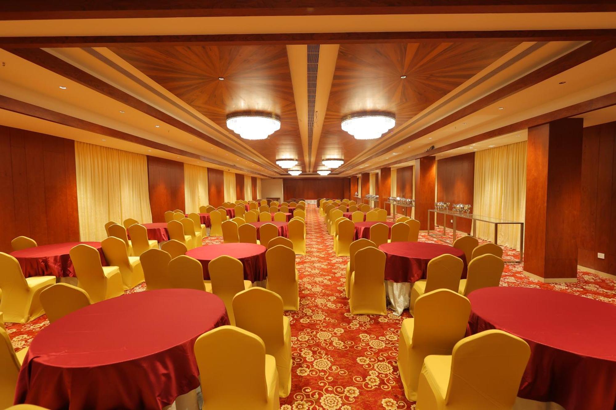 Icon Grand Hotel By Bhagini Bangalore Esterno foto