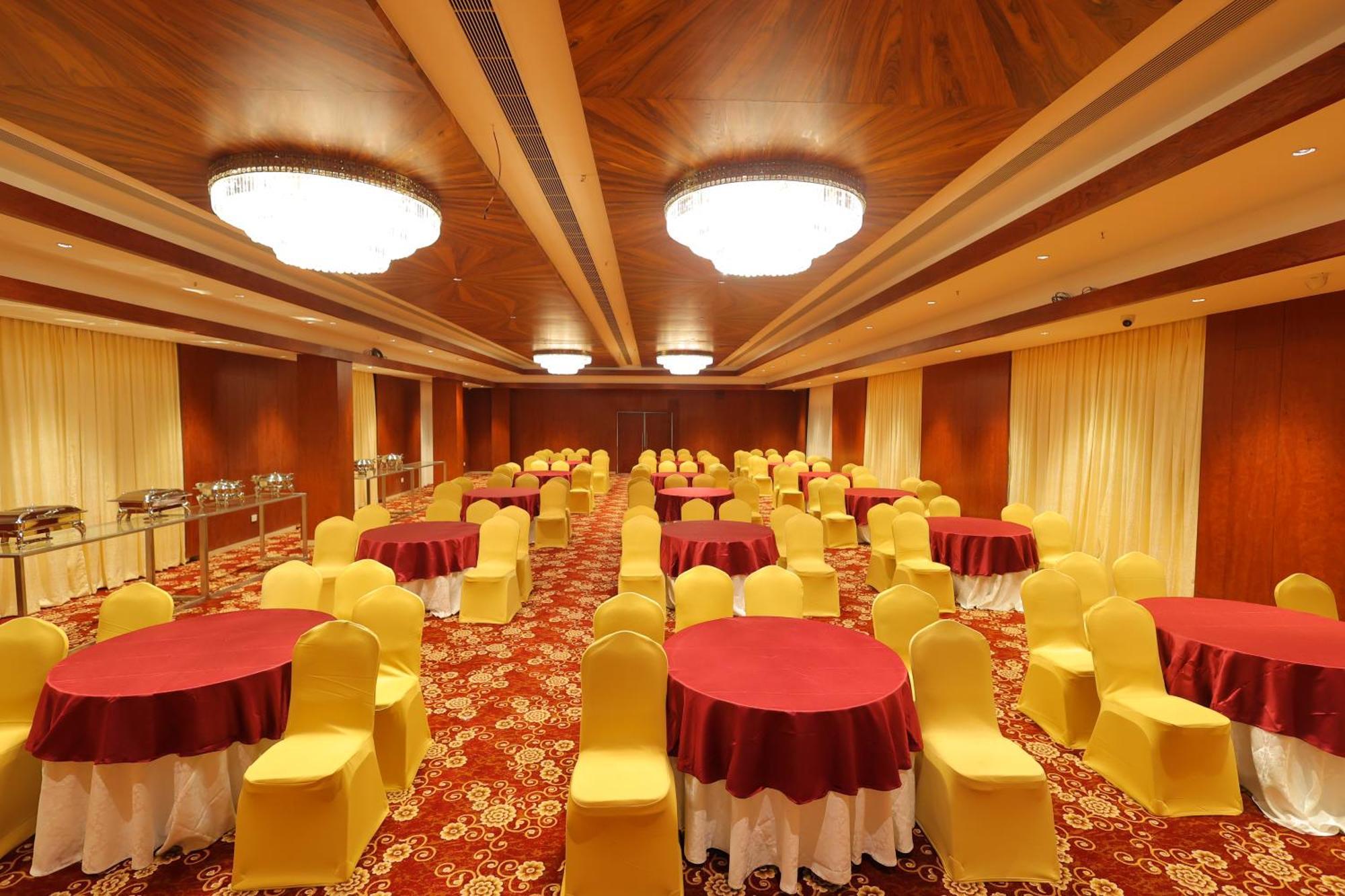 Icon Grand Hotel By Bhagini Bangalore Esterno foto