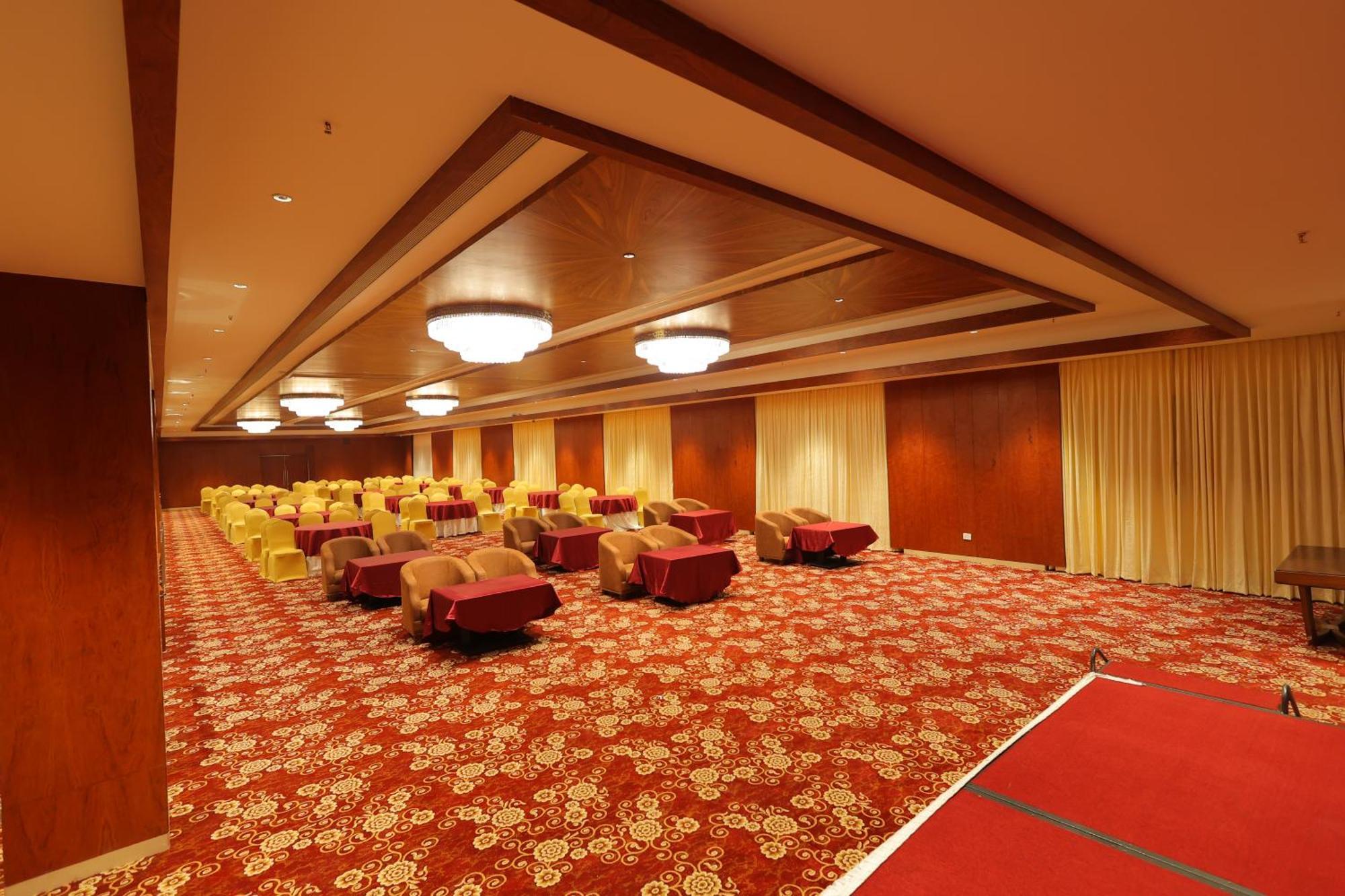 Icon Grand Hotel By Bhagini Bangalore Esterno foto