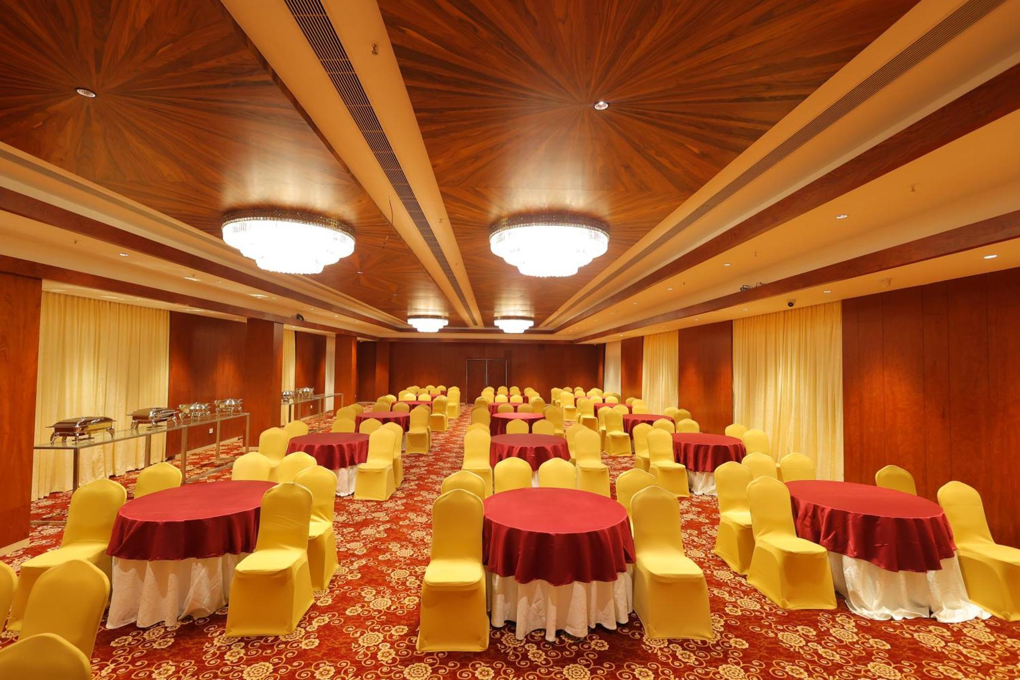 Icon Grand Hotel By Bhagini Bangalore Esterno foto