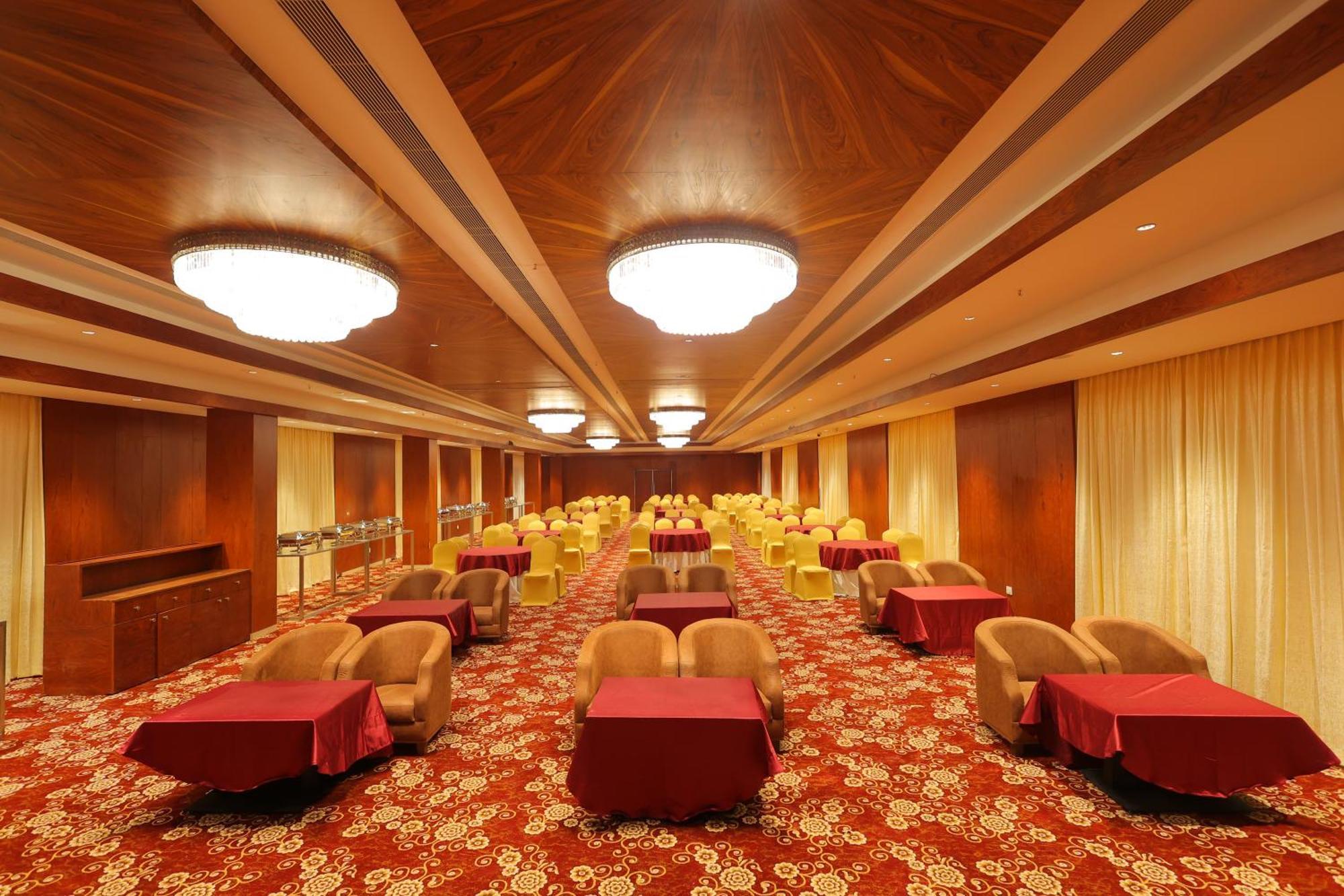 Icon Grand Hotel By Bhagini Bangalore Esterno foto