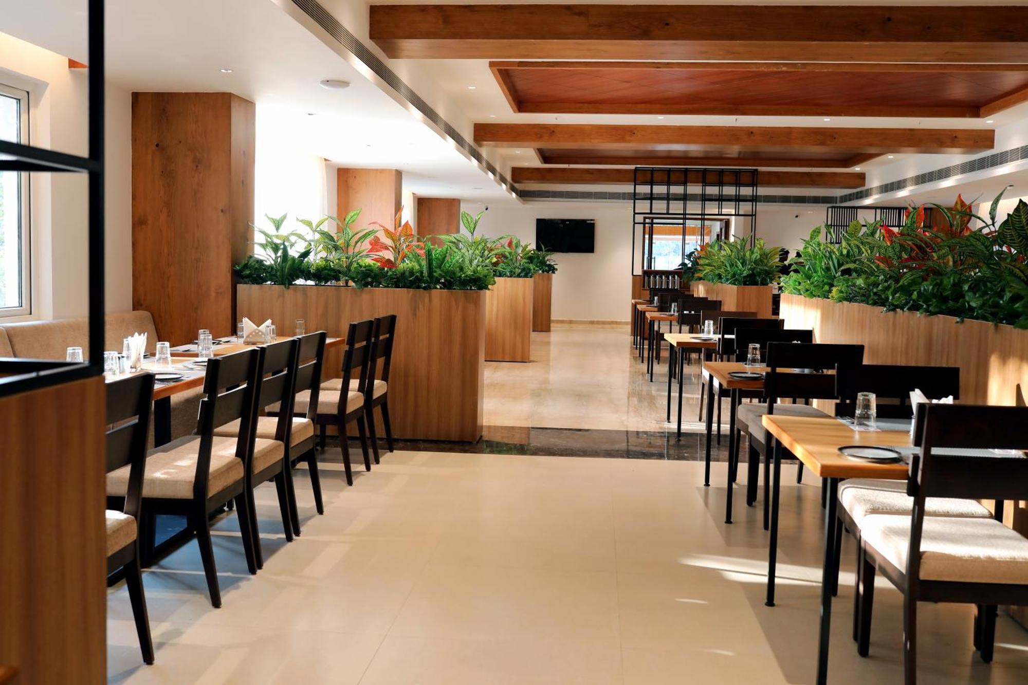 Icon Grand Hotel By Bhagini Bangalore Esterno foto