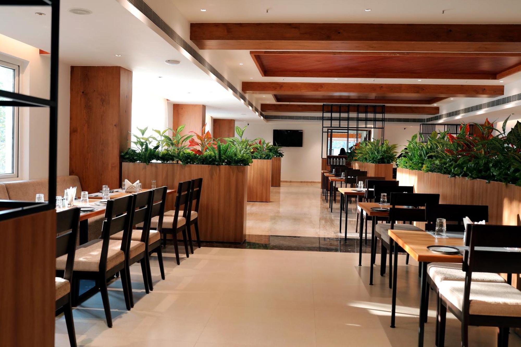 Icon Grand Hotel By Bhagini Bangalore Esterno foto