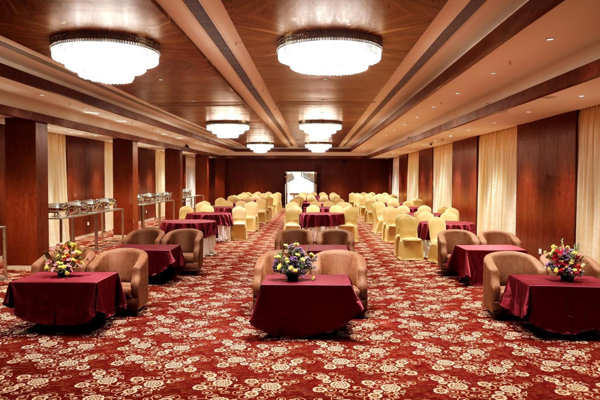 Icon Grand Hotel By Bhagini Bangalore Esterno foto