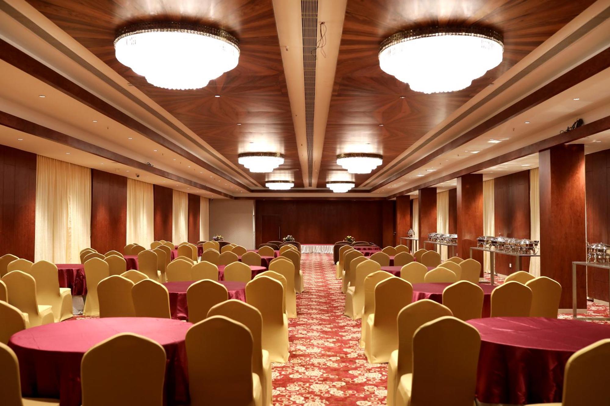 Icon Grand Hotel By Bhagini Bangalore Esterno foto