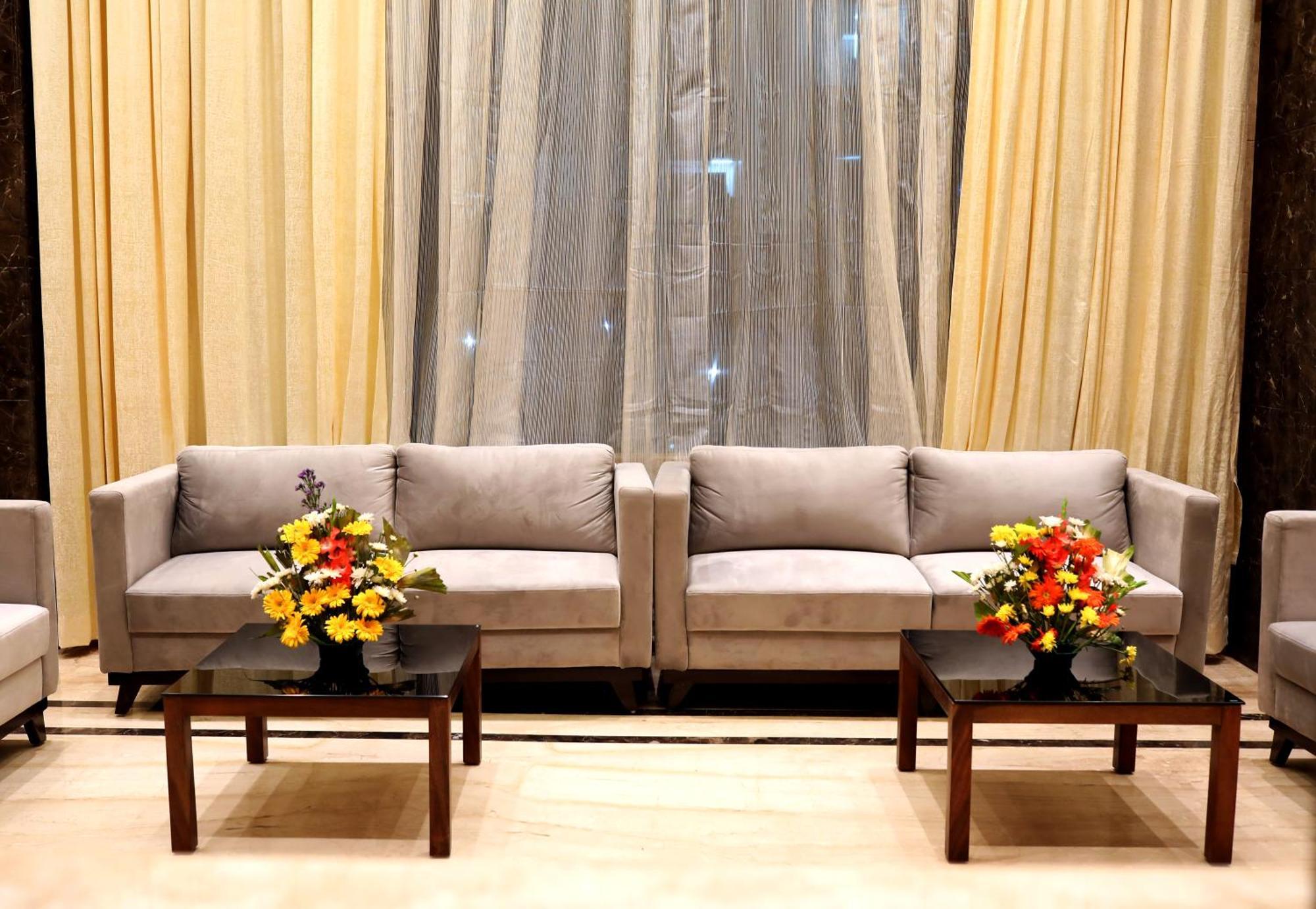 Icon Grand Hotel By Bhagini Bangalore Esterno foto