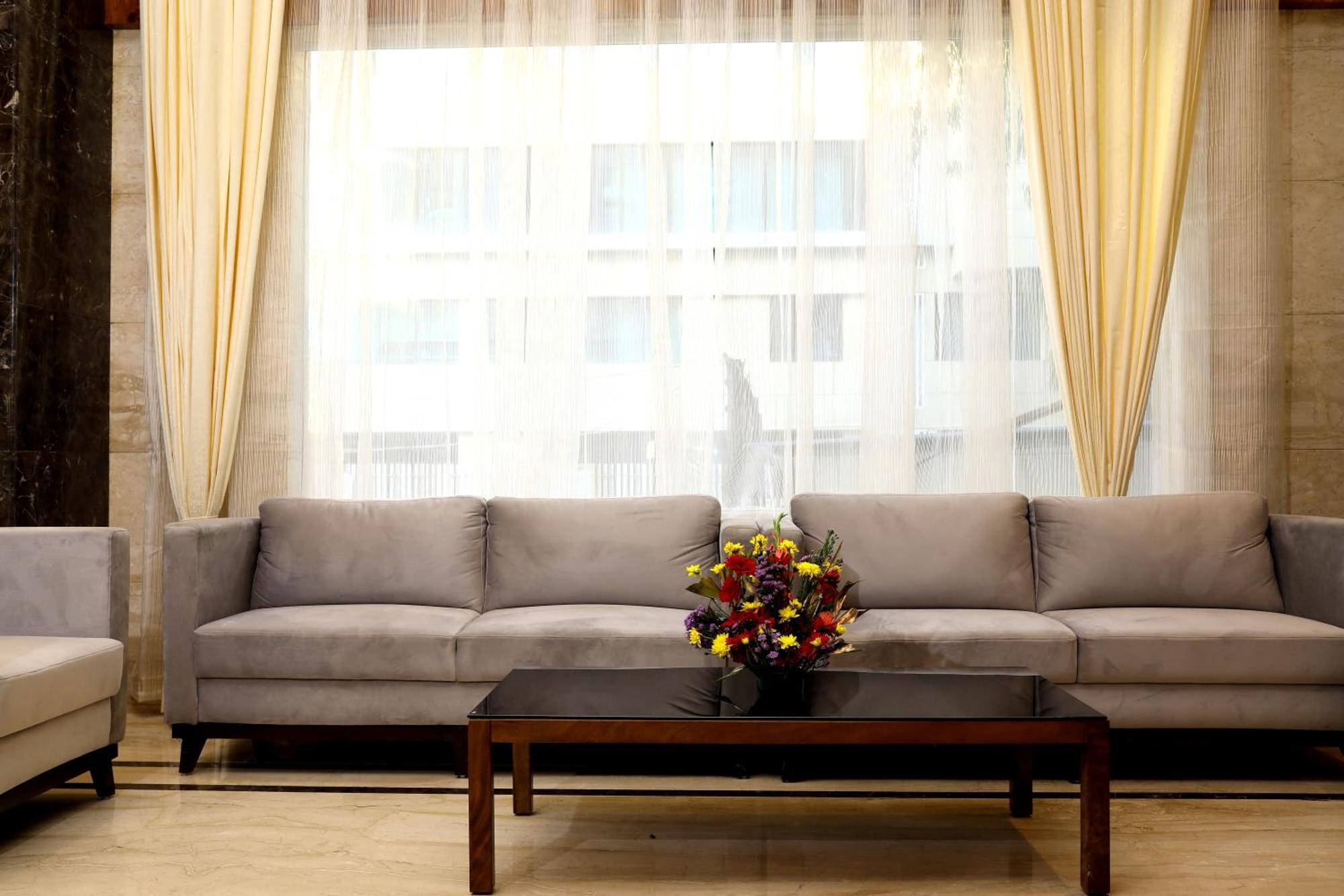 Icon Grand Hotel By Bhagini Bangalore Esterno foto