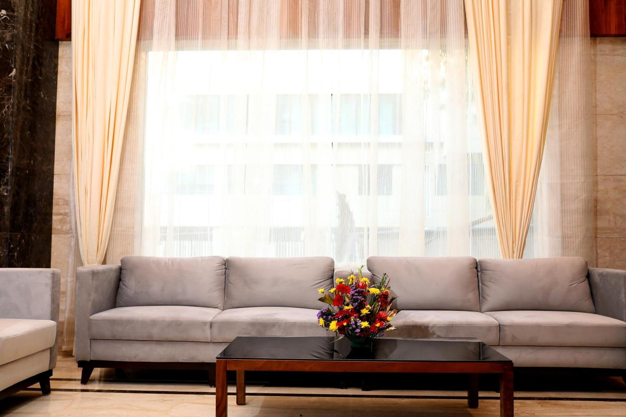 Icon Grand Hotel By Bhagini Bangalore Esterno foto