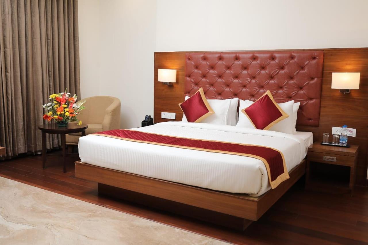 Icon Grand Hotel By Bhagini Bangalore Esterno foto