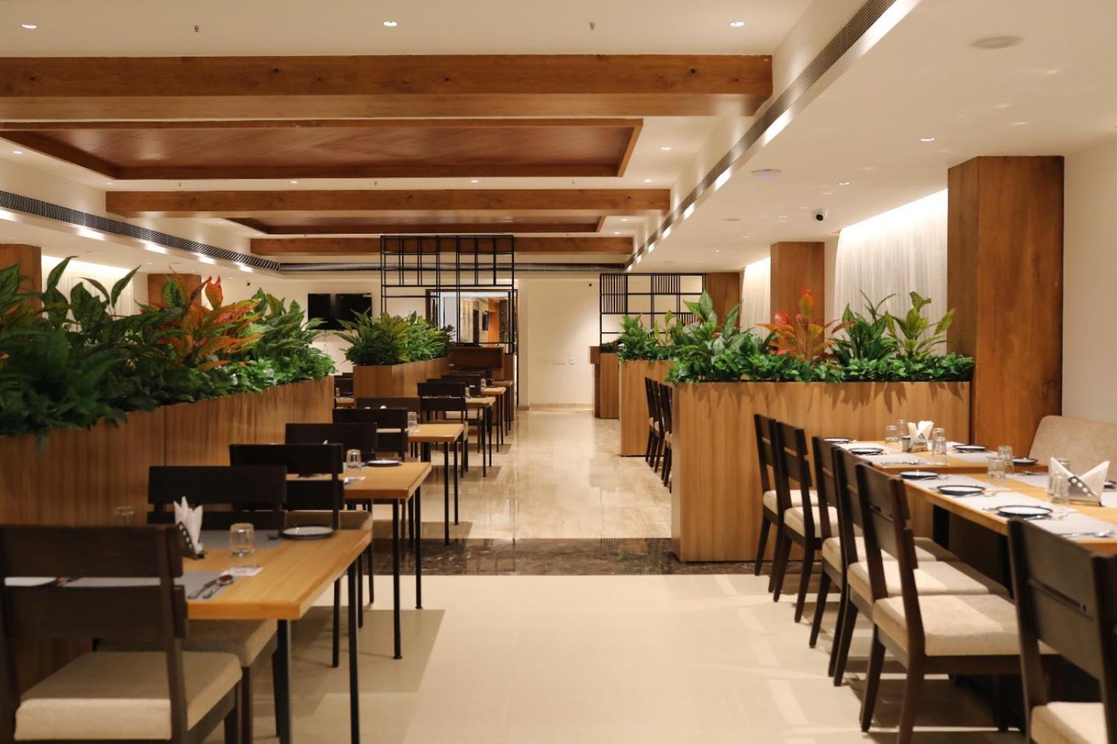 Icon Grand Hotel By Bhagini Bangalore Esterno foto