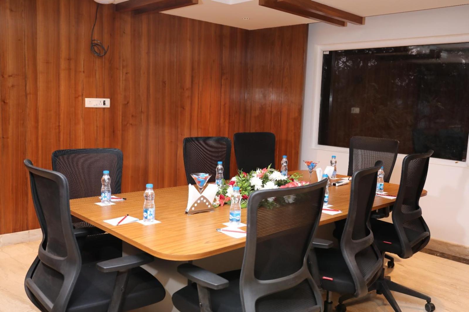 Icon Grand Hotel By Bhagini Bangalore Esterno foto
